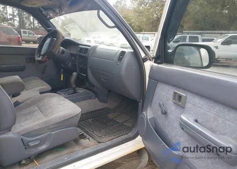 2000 Toyota Tacoma Prerunner z USA, uszkodzony, nr VIN 4TASM92N4YZ637101